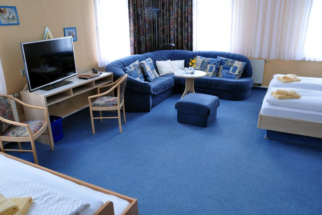 Hotel Am Hohen Schwarm Saalfeld Saale 외부 사진