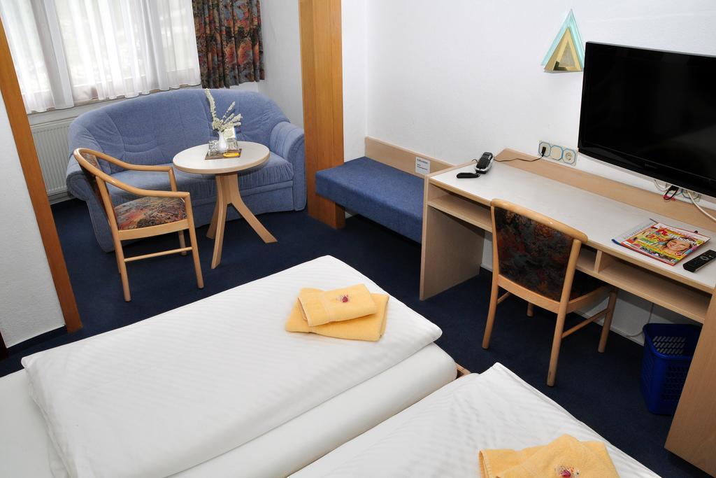 Hotel Am Hohen Schwarm Saalfeld Saale 외부 사진