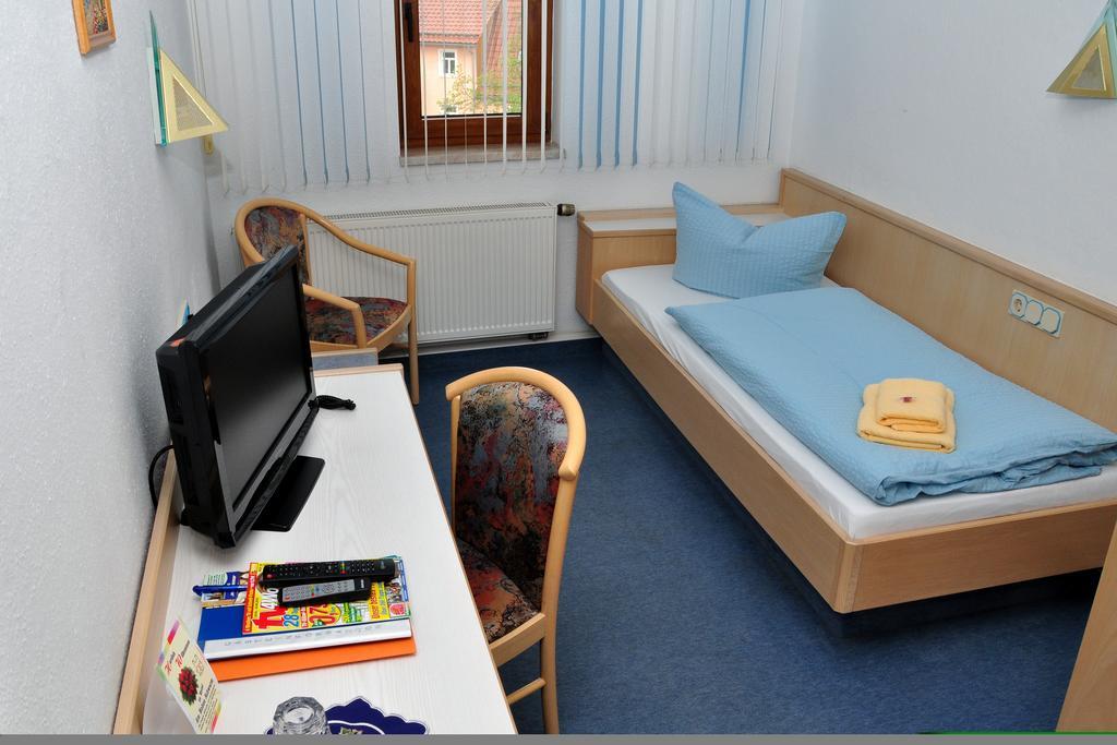 Hotel Am Hohen Schwarm Saalfeld Saale 객실 사진