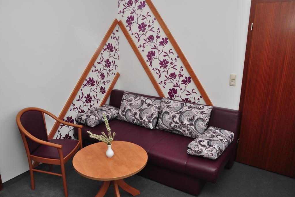 Hotel Am Hohen Schwarm Saalfeld Saale 객실 사진