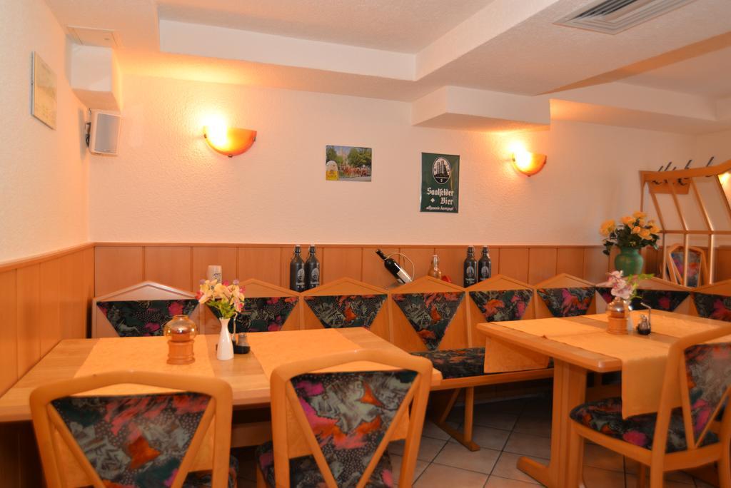 Hotel Am Hohen Schwarm Saalfeld Saale 외부 사진