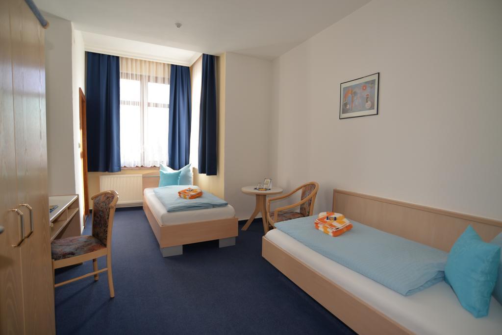 Hotel Am Hohen Schwarm Saalfeld Saale 외부 사진